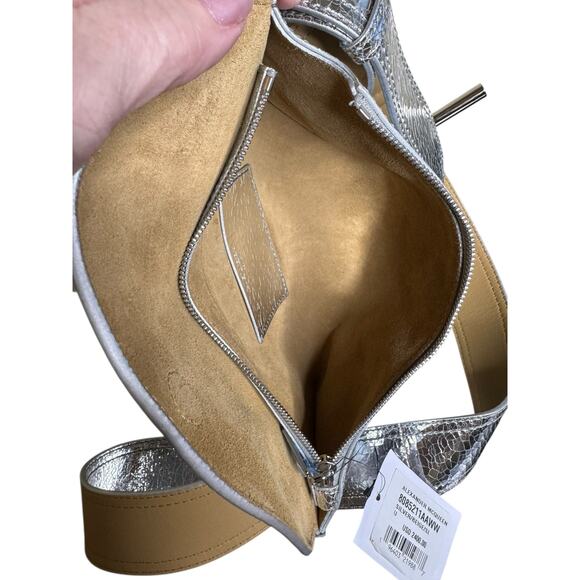Alexander McQueen NWT T-Bar Sling Pouch in Silver - Picture 14 of 16
